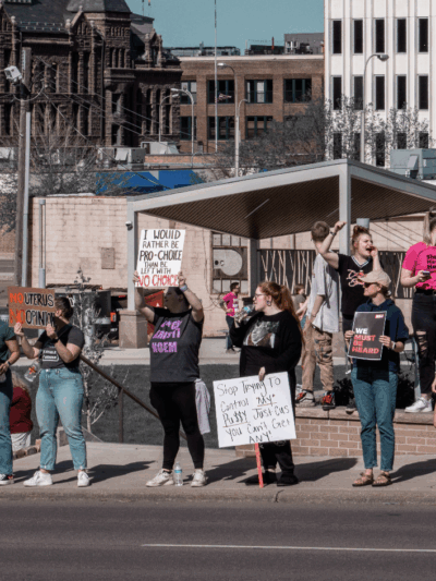 Image of protesters in downtown Sioux Falls