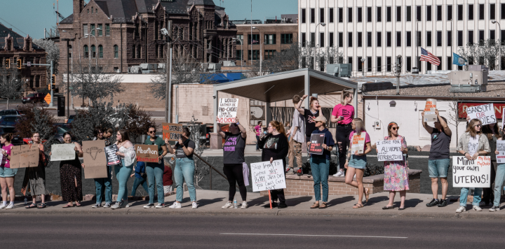 Image of protesters in downtown Sioux Falls 