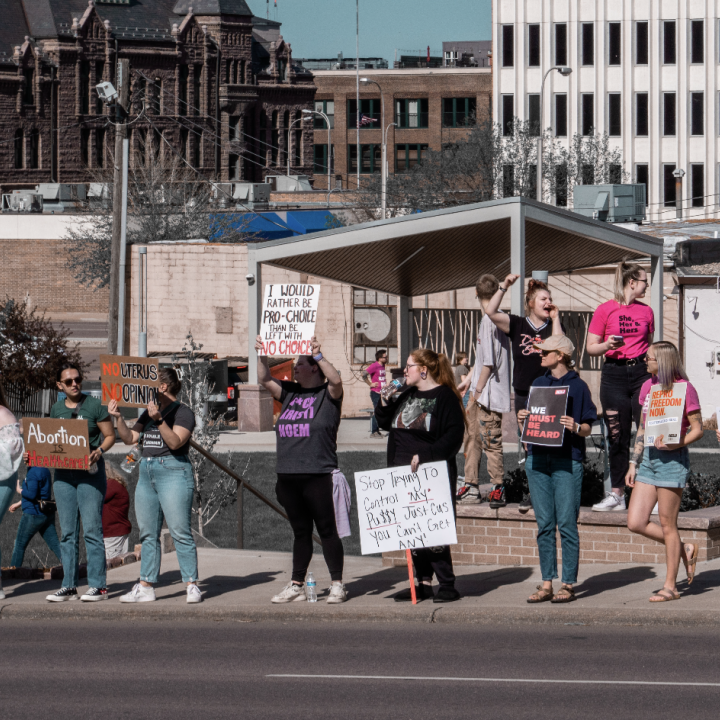 Image of protesters in downtown Sioux Falls 